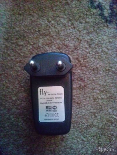 Лот: 15134693. Фото: 1. Зарядное устройство USB Fly TA620. Зарядные устройства, блоки питания, адаптеры сетевые для смартфонов