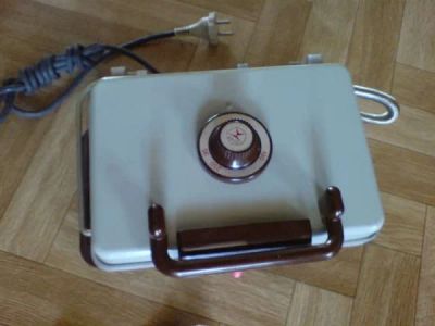 Лот: 5014403. Фото: 1. вафельница элис-402. Кухонная