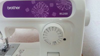Лот: 10247605. Фото: 1. Швейная машинка brother rs200. Швейная, вязальная