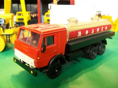 Лот: 4518497. Фото: 1. Камаз 53212 молоко ссср ... Автомоделизм