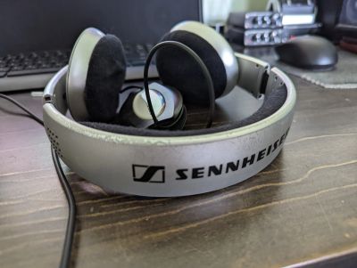 Лот: 19282532. Фото: 1. Наушники Sennheiser hd415. Наушники, гарнитуры
