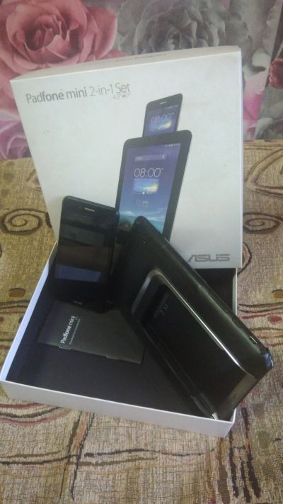 Лот: 12128771. Фото: 1. padfone mini 2-in-1 Set 4.3" 7... Кнопочные мобильные телефоны