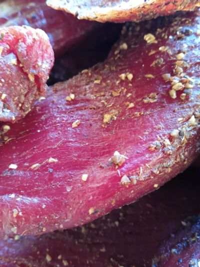 Лот: 20729722. Фото: 1. Сырокопченая🐷 свиная вырезка... Мясо, птица, яйцо