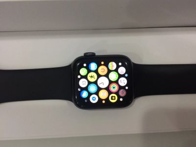Лот: 15254881. Фото: 1. Apple watch 4 aluminum case space... Смарт-часы, фитнес-браслеты, аксессуары