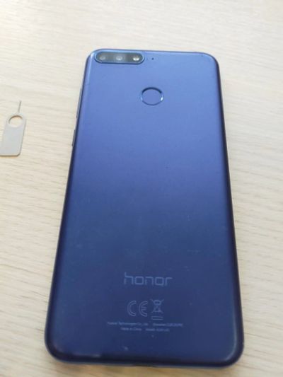 Лот: 16436968. Фото: 1. Honor 7c +чехлы в подарок. Смартфоны
