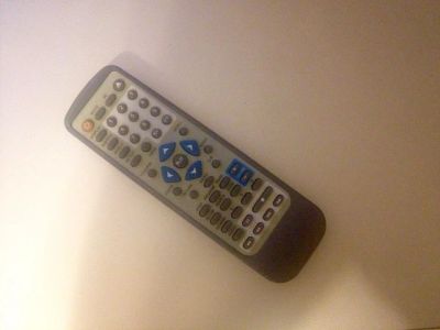 Лот: 6742714. Фото: 1. DVD плеер с караоке Rolsen RDV-710. DVD, Blu-Ray плееры