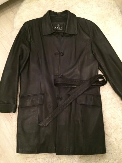 Лот: 6480346. Фото: 1. Кожаная женская куртка. Верхняя одежда