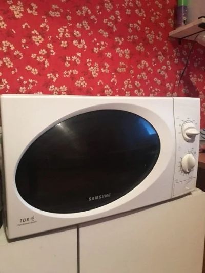 Лот: 16054004. Фото: 1. Samsung M1711NR Микроволновая... Микроволновки, мини-печи