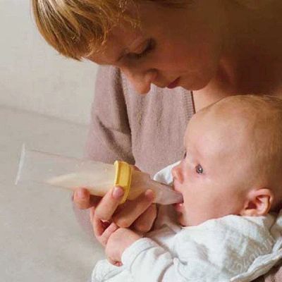 Лот: 2921500. Фото: 1. Мягкая ложечка Medela. Всё для кормления