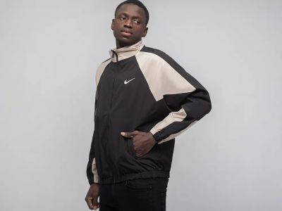 Лот: 18949613. Фото: 1. Ветровка Nike. Верхняя одежда
