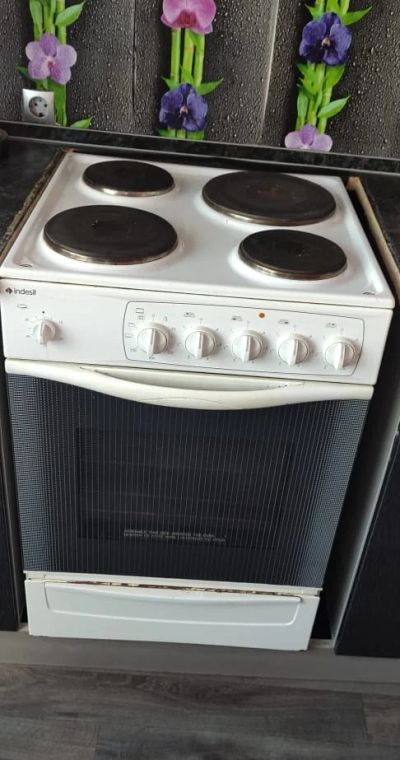 Лот: 19080536. Фото: 1. Эл.плита Indesit. Плиты, духовые шкафы, варочные поверхности