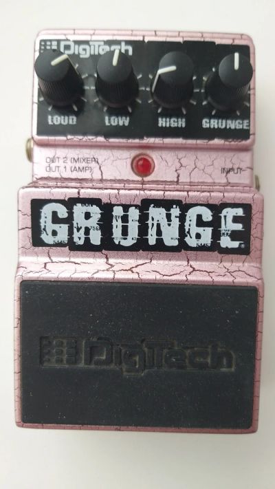 Лот: 17215726. Фото: 1. Digitech Grunge Distortion гитарная... Гитарные эффекты и комбоусилители