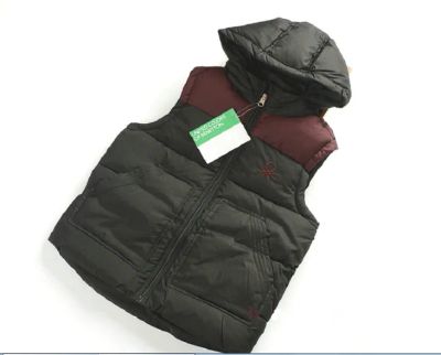 Лот: 8329054. Фото: 1. новый жилет benetton размер 7-8... Верхняя одежда