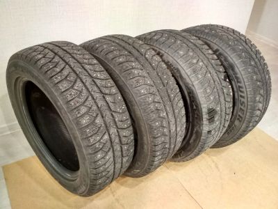 Лот: 17575305. Фото: 1. Зимние шипованные шины Bridgestone... Шины