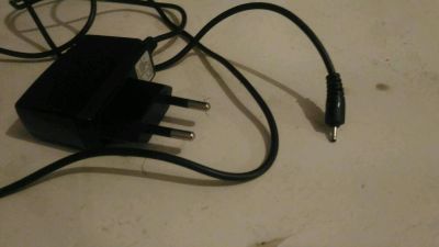 Лот: 11005704. Фото: 1. Зарядка для nokia( тонкая ). Зарядные устройства, блоки питания, адаптеры сетевые для смартфонов