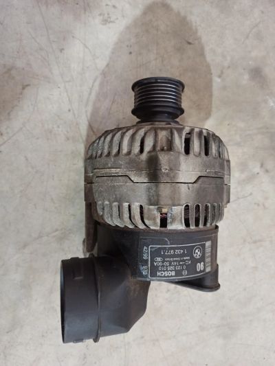 Лот: 24578841. Фото: 1. Генератор Bosch 90A M52TU. Электрооборудование