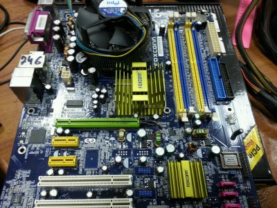 Лот: 8592099. Фото: 1. Foxconn 915P7AC + Celeron D333. Материнские платы