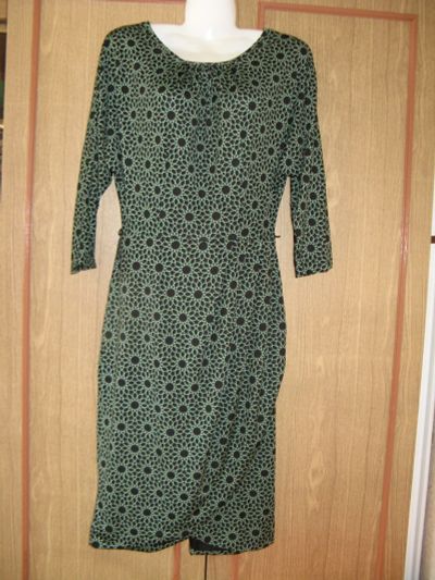 Лот: 22183011. Фото: 1. платье черно зеленое zarina xs. Платья