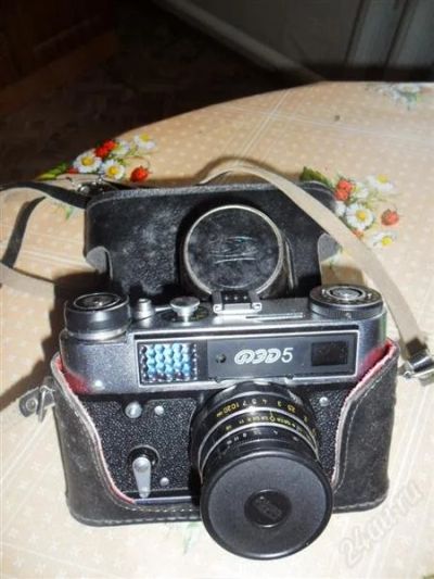 Лот: 2391952. Фото: 1. Фотоаппарат ФЭД 5. Уже 700!. Плёночные дальномерные, шкальные