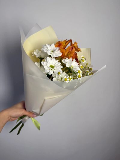 Лот: 25651240. Фото: 1. 2. Букет - комплимент быстрые... Свежие цветы