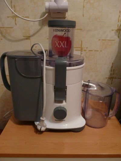 Лот: 4659361. Фото: 1. Соковыжималка Kenwood JE730. Кухонная