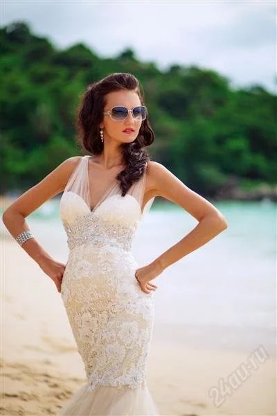 Лот: 2571750. Фото: 1. Платье Jovani,размер 42-44/S. Свадебные платья