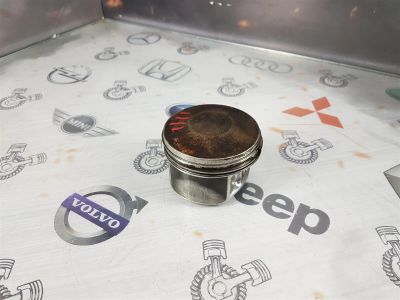 Лот: 23591743. Фото: 1. Поршень Audi A6 ALF 078107065BB. Двигатель и элементы двигателя