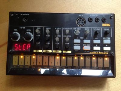Лот: 7318754. Фото: 1. Драм-машина Korg Volca Beats. Ударные