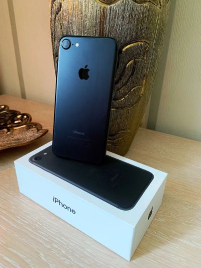 Лот: 13461747. Фото: 1. iPhone 7, Black, 128 gb. Смартфоны