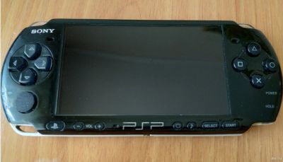 Лот: 13859715. Фото: 1. PlayStation Portable (PSP-3008... Игровые приставки, консоли