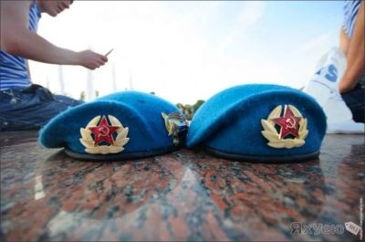 Лот: 5096702. Фото: 1. берет вдв. Нашивки, шевроны, погоны