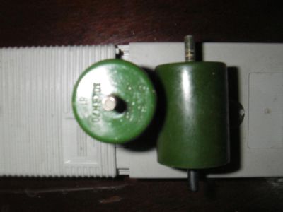 Лот: 2304201. Фото: 1. К15-4-470ПФ-30КВ Н70 2шт. Конденсаторы