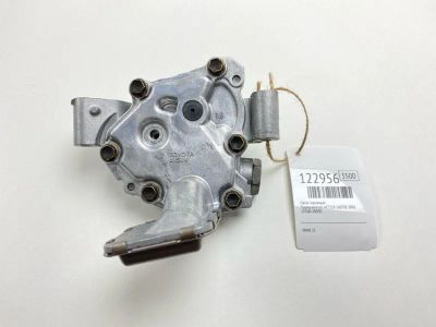 Лот: 25821123. Фото: 1. Насос масляный Toyota Avensis... Двигатель и элементы двигателя