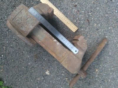 Лот: 18049804. Фото: 1. Тиски пр-во СССР . Читайте описание... Ручной инструмент