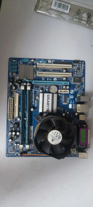 Лот: 23332988. Фото: 1. Материнская плата (Gigabyte GA-G31M-ES2L... Материнские платы