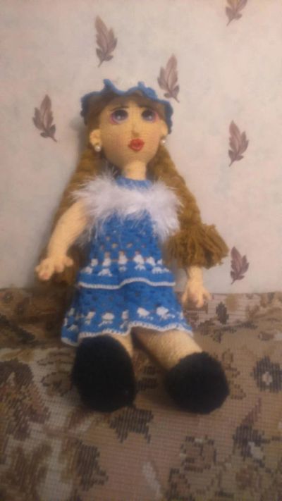 Лот: 11030020. Фото: 1. Вязаная игрушка кукла. Авторские куклы, игрушки, поделки