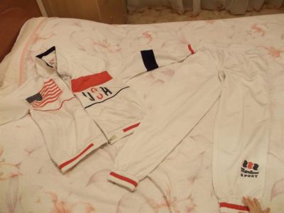 Лот: 3703839. Фото: 1. Спортивный костюм, 42-44. Костюмы