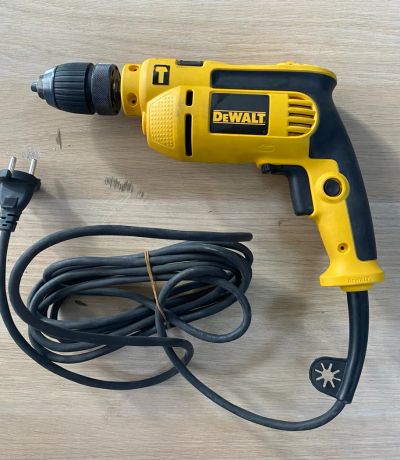 Лот: 20077951. Фото: 1. Ударная дрель DeWALT DWD024S. Электроинструмент