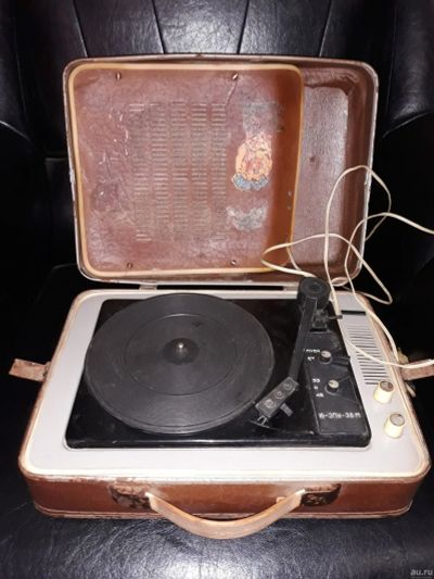Лот: 16066538. Фото: 1. Старый советский электрофон (проигрыватель... Музыкальные инструменты