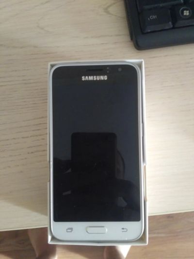 Лот: 12295995. Фото: 1. Samsung galaxy j1 2016. Смартфоны