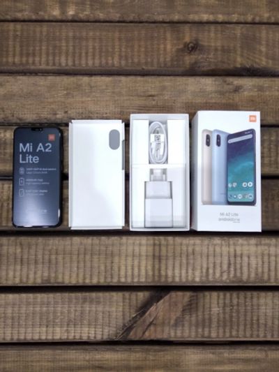 Лот: 12877295. Фото: 1. Xiaomi Mi A2 Lite, 3/32. Black... Смартфоны
