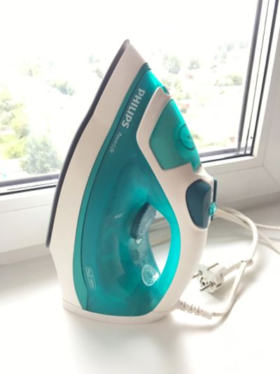 Лот: 14155338. Фото: 1. Утюг Philips GC1440/20 Comfort. Утюги, парогенераторы, отпариватели