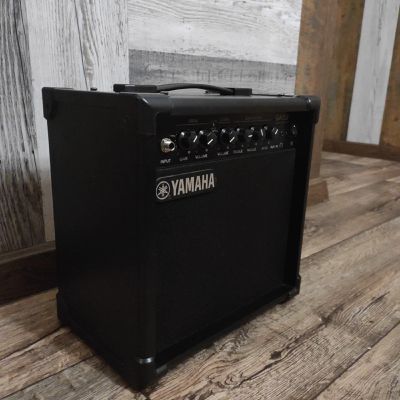Лот: 17055032. Фото: 1. Комбоусилитель Yamaha ga15ii. Гитарные эффекты и комбоусилители