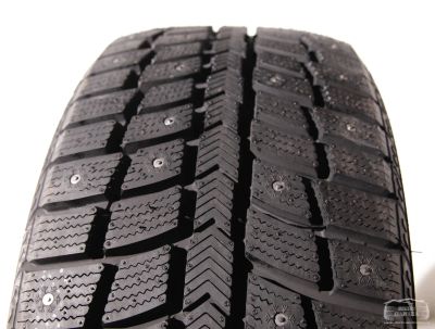Лот: 23550368. Фото: 1. Зимняя резина 225/45 R-17 "Dynamo... Шины