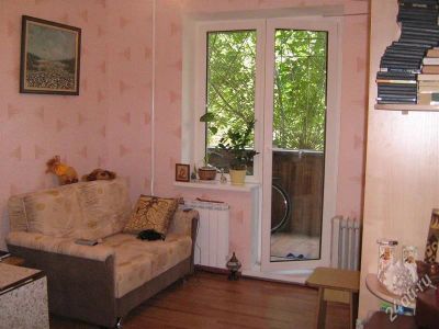Лот: 3773557. Фото: 1. Гостинка с лоджией. Квартиры, студии