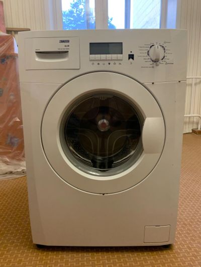 Лот: 18599667. Фото: 1. Стиральная машинка Zanussi slim. Стиральные машины