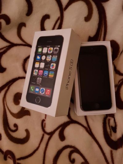 Лот: 10683514. Фото: 1. IPhone 5s. Смартфоны