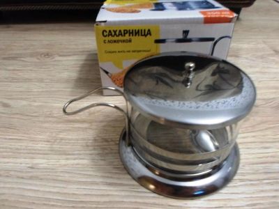 Лот: 7304406. Фото: 1. Небольшая сахарница с ложечкой... Предметы сервировки