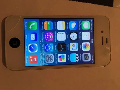 Лот: 8213040. Фото: 1. iphone 4 32gb white. Кнопочные мобильные телефоны