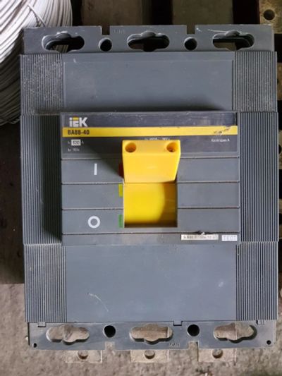 Лот: 10433615. Фото: 1. IEK ВА 88-40, 3п, 630А. Автоматы, пакетники, предохранители